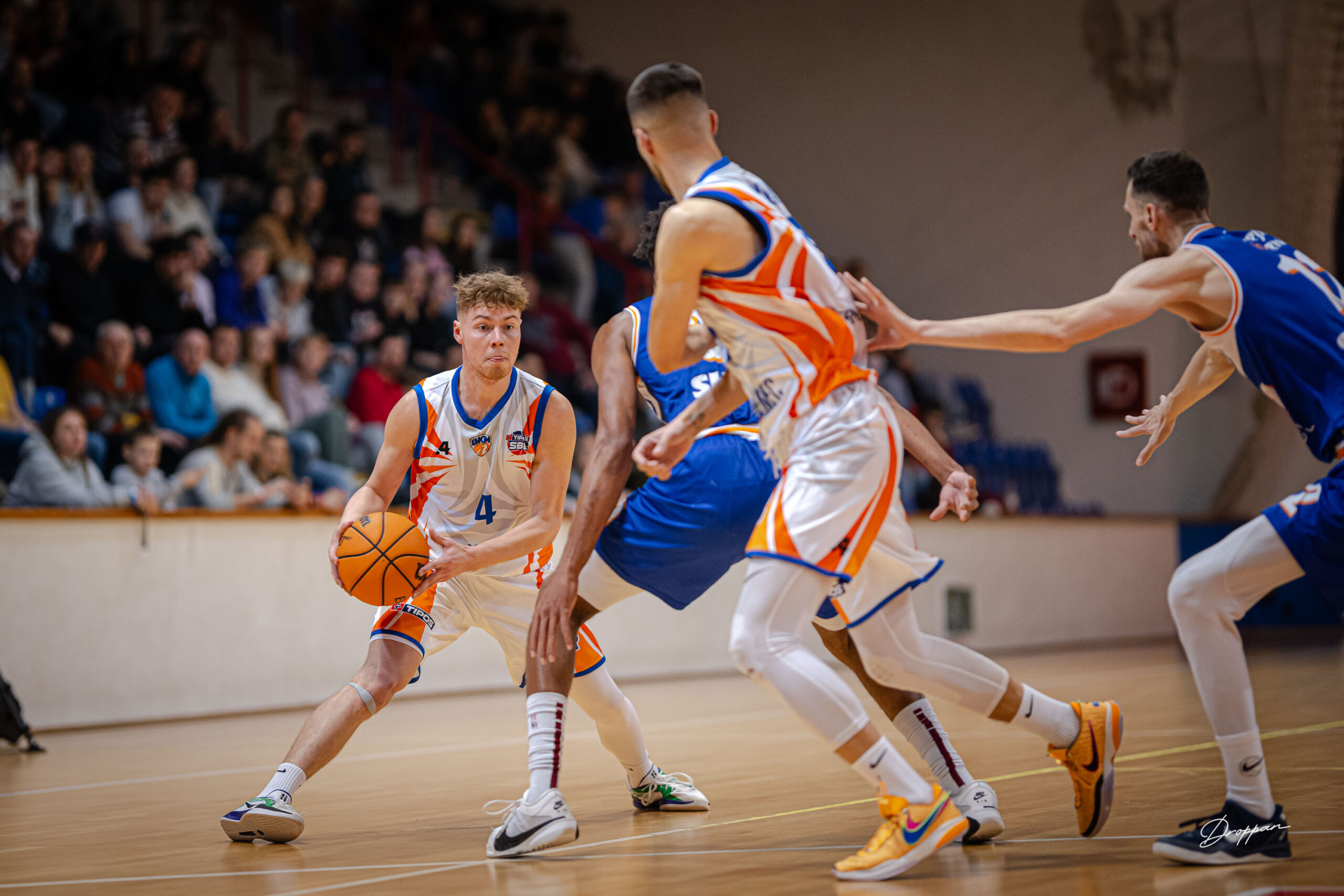 BKM Lučenec basketball team slide 1